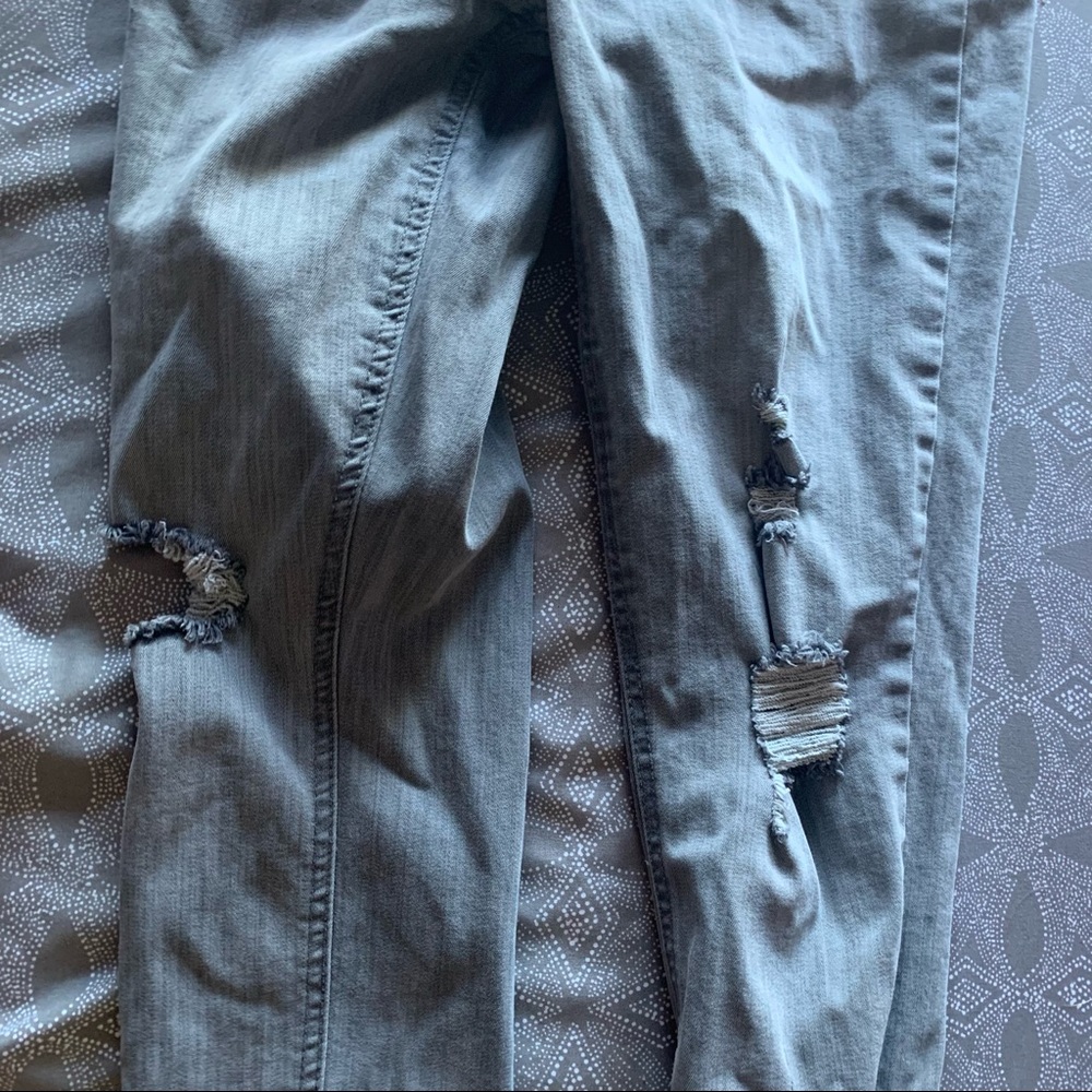 Grey ripped jeans - Picture 2 of 4